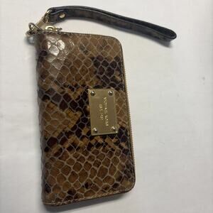 Michael Kors jet set wallet in faux snakeskin